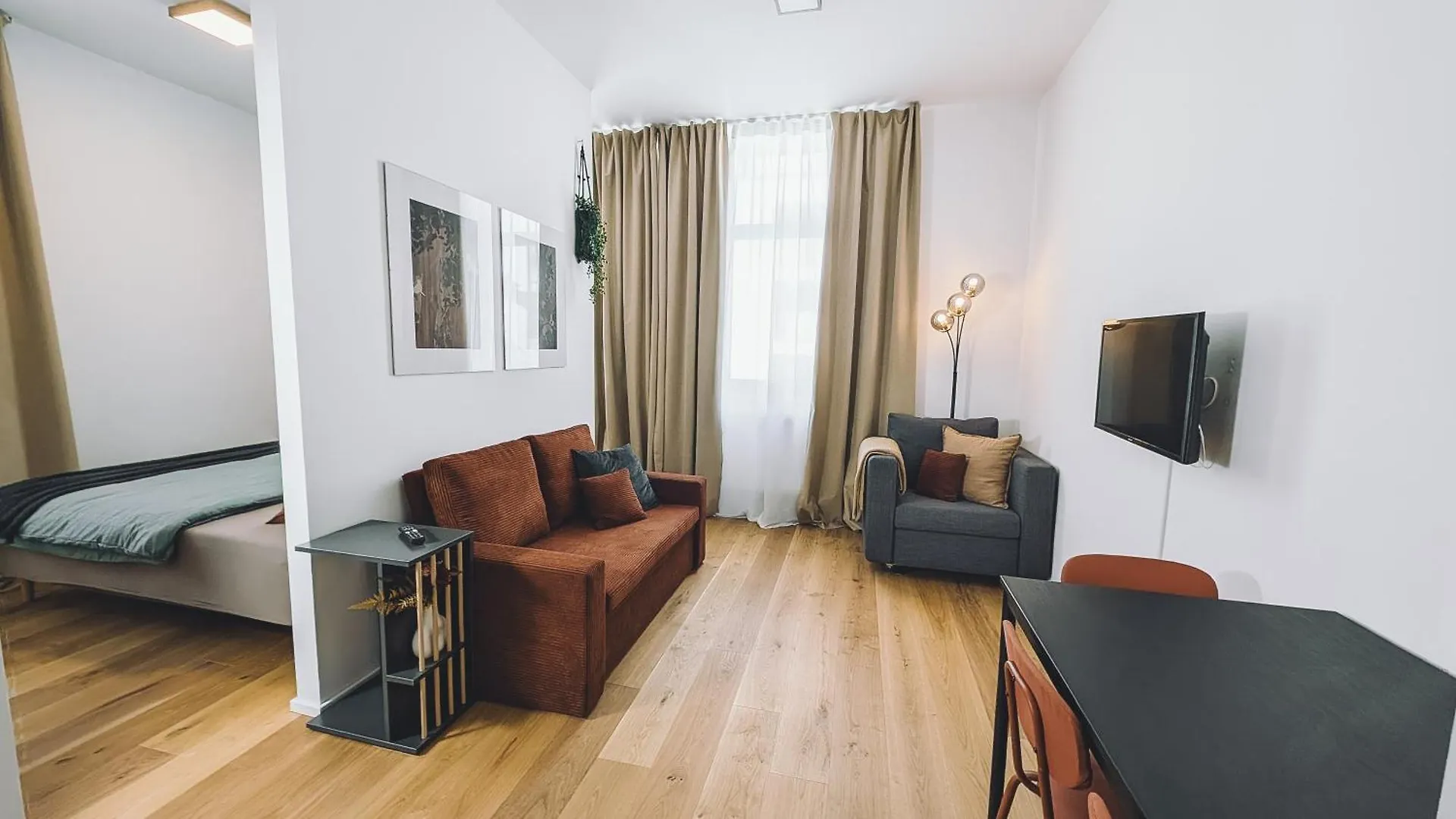 Suite 13 Orange Wood Mit Verschiedenen Schlafmoeglichkeiten Amberg